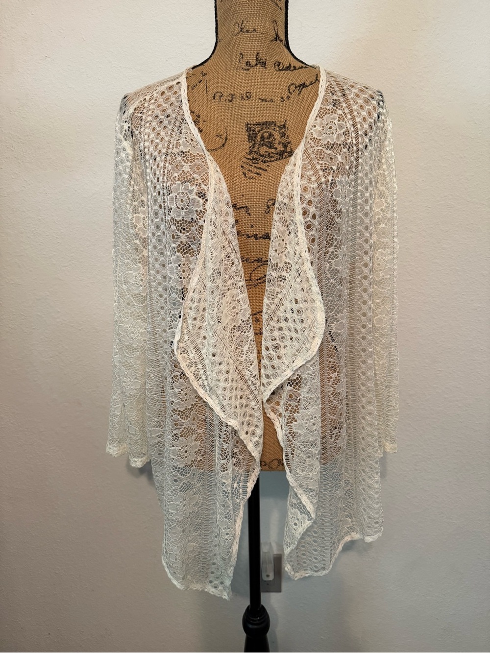 Cream lace open-front draped cardigan size XL